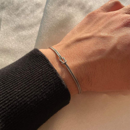 Minimalistische Knoop Armband van Roestvrij Staal - Verkrijgbaar in Zilver en Goud