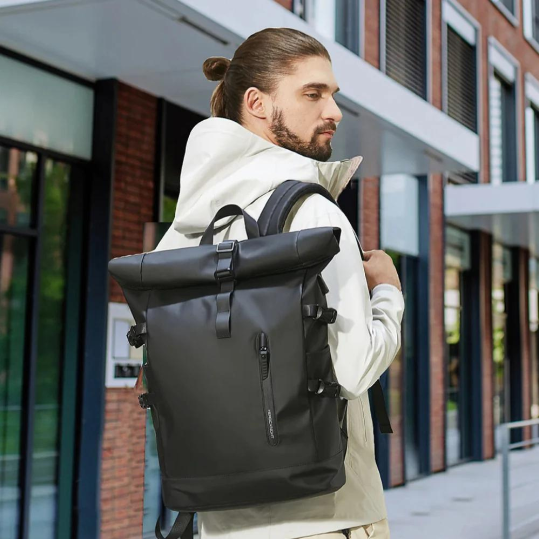 Rolltop Rugzak - Waterbestendig & Ruim - Met USB Oplaadpoort voor Outdoor