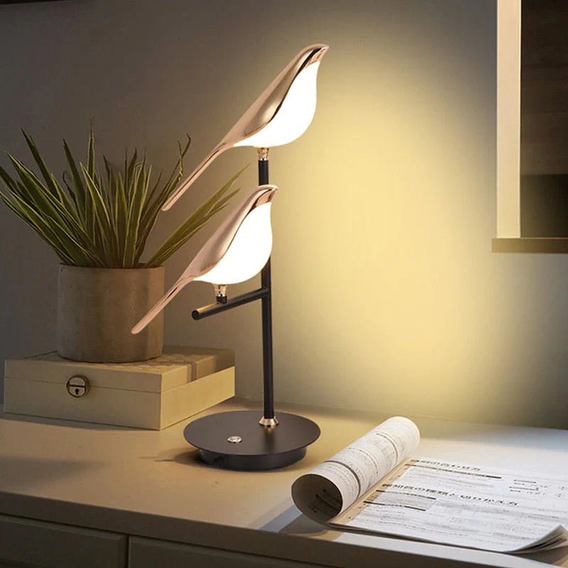 Artelune | Post-Modern LED Tafellamp met Galvanized Gouden Vogel