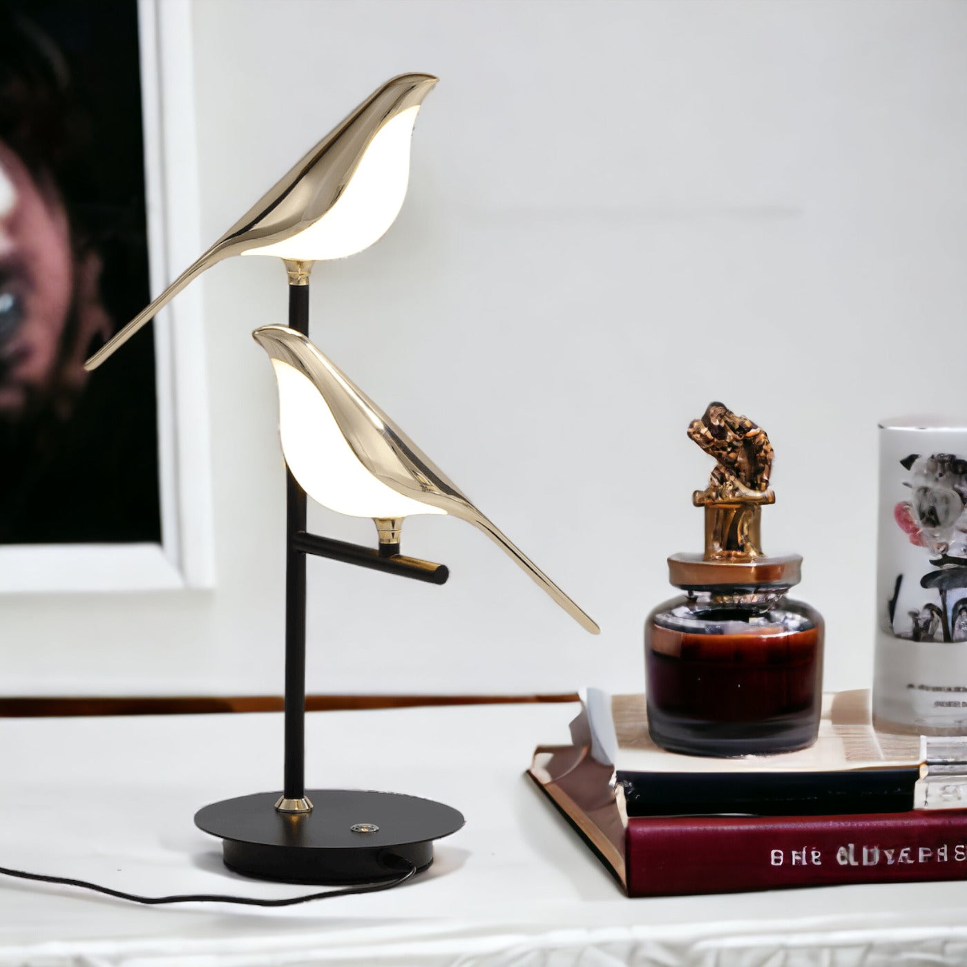 Artelune | Post-Modern LED Tafellamp met Galvanized Gouden Vogel