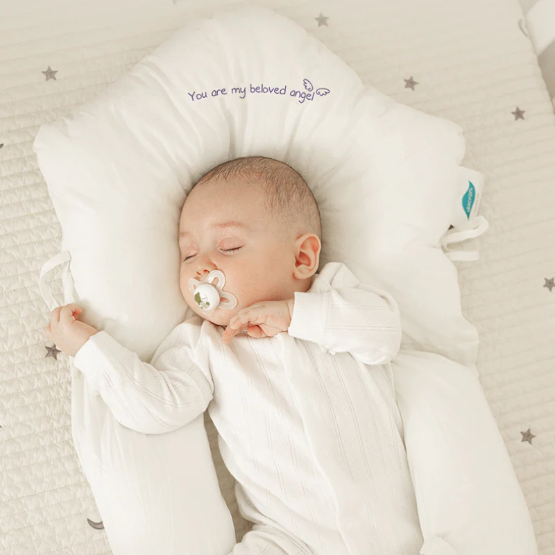 Baby Slaapkussen – Ergonomisch Ontwerp, Hypoallergeen, Ondersteunt Spierontwikkeling – 100% Katoen