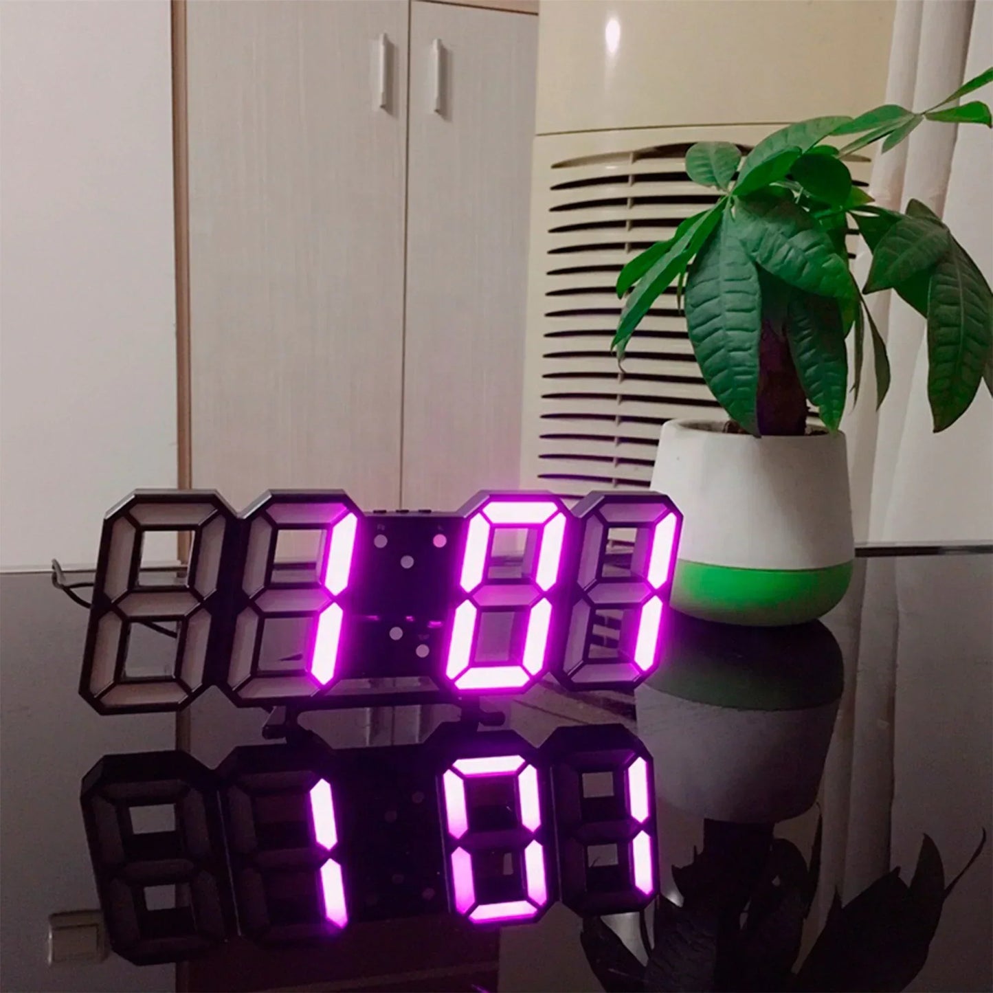 GlowTime 3D LED Wandklok – Stijlvolle Digitale Klok met Instelbare Verlichting