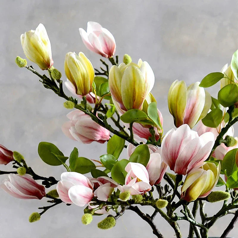 BlijftBloei – Sfeervolle Kunsttak met Realistische Magnolia Bloemen