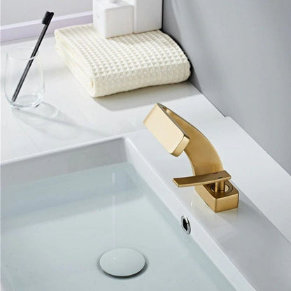 Moderne Waterval Kraan – Stijlvolle Badkamer Mengkraan met Cascaderende Waterstroom
