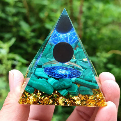 Orgoniet Piramide met Amethist Pendel – Energie, Bescherming en Decoratie