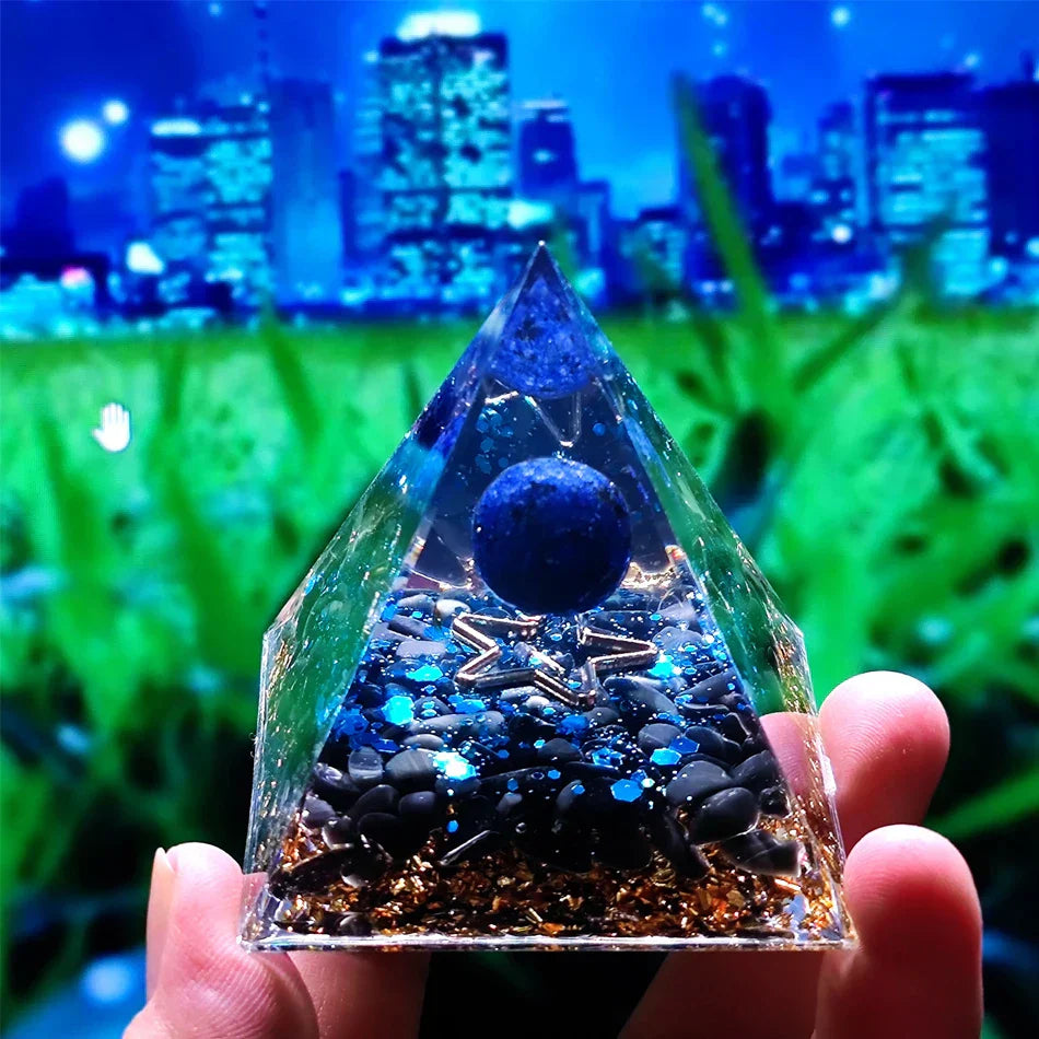Orgoniet Piramide met Amethist Pendel – Energie, Bescherming en Decoratie