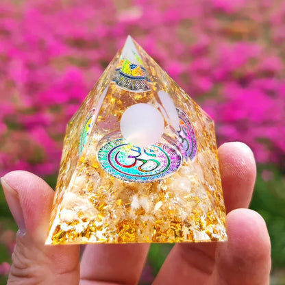 Orgoniet Piramide met Amethist Pendel – Energie, Bescherming en Decoratie