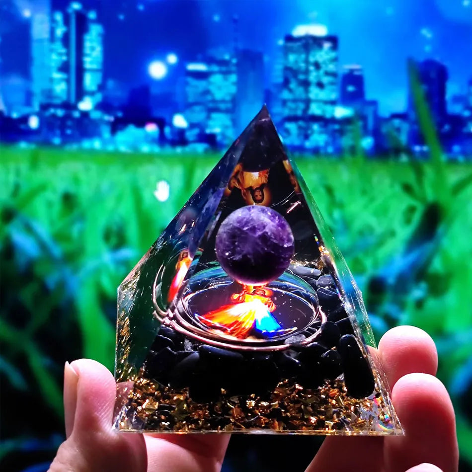 Orgoniet Piramide met Amethist Pendel – Energie, Bescherming en Decoratie