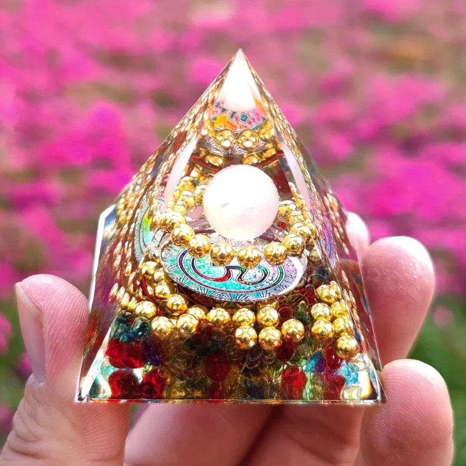 Orgoniet Piramide met Amethist Pendel – Energie, Bescherming en Decoratie