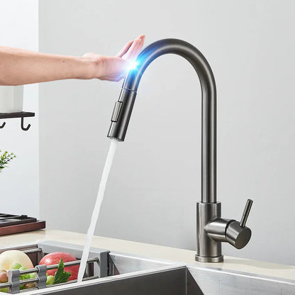 SmartTouch | Keukenkraan met Touch Sensor en Uittrekbare Sproeikop – Geborsteld Nikkel