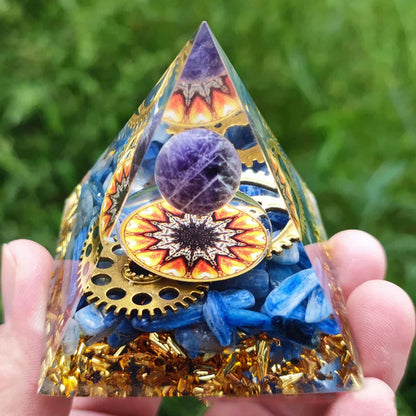 Orgoniet Piramide met Amethist Pendel – Energie, Bescherming en Decoratie