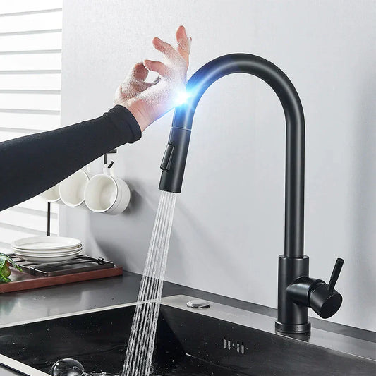 SmartTouch | Keukenkraan met Touch Sensor en Uittrekbare Sproeikop – Geborsteld Nikkel