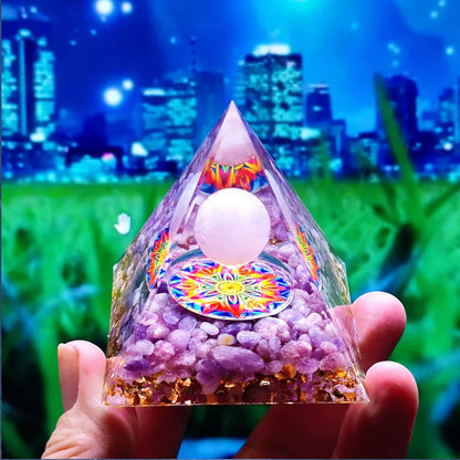 Orgoniet Piramide met Amethist Pendel – Energie, Bescherming en Decoratie