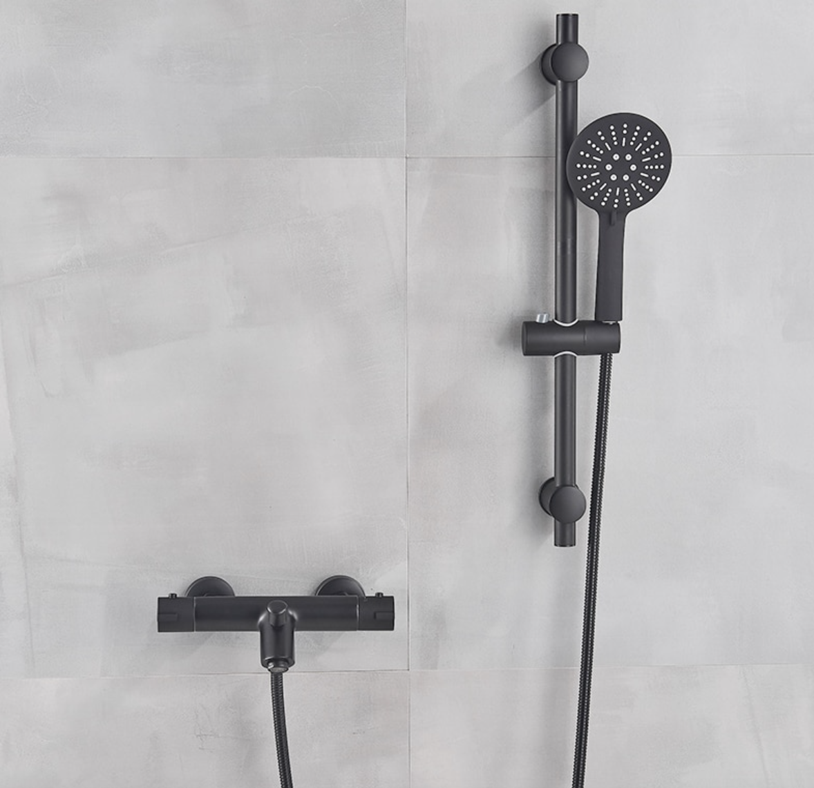 SaniSupreme Peru doucheset opbouw badmengkraan 2 weg smal met ronde handdouche en wandstang mat zwart