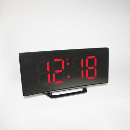 CurveTime Digitale Wekker – Compacte Wekker met Gebogen Display en Modern Design