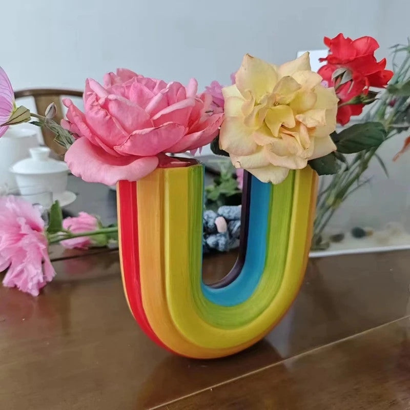 ArcBloom – Keramieken Regenboogvaas met Artistiek Design