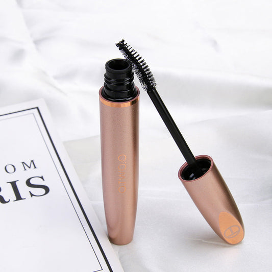 4D Mascara | Ongelofelijk lange en volle wimpers!