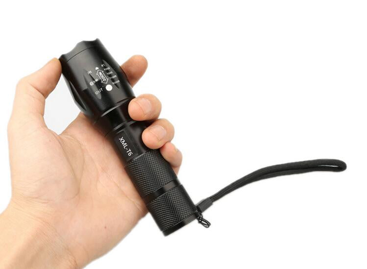 Militaire zaklamp | Bekend van EditieNL!