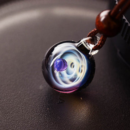 Schitterende Ketting met Handgeblazen Glashanger - Kettinghanger - Heelal - Sterren